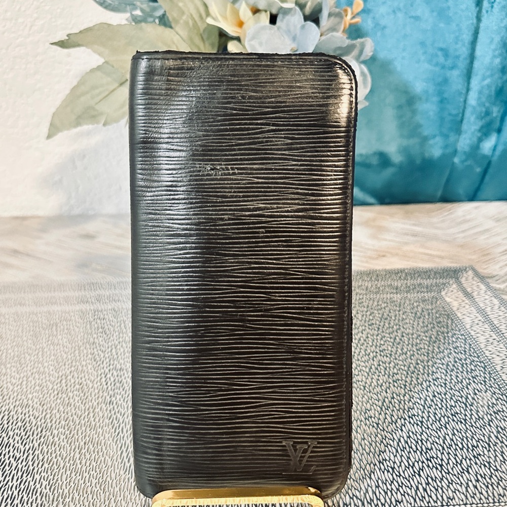 Louis Vuitton long Black Leather Wallet for men - Picture 7 of 10